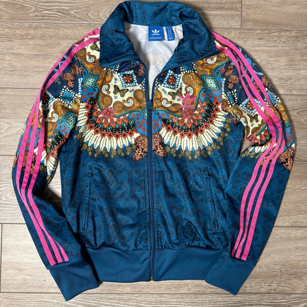 FARM RIO X ADIDAS • Borbomix Jacket in Butterfly - Picture 6 of 11